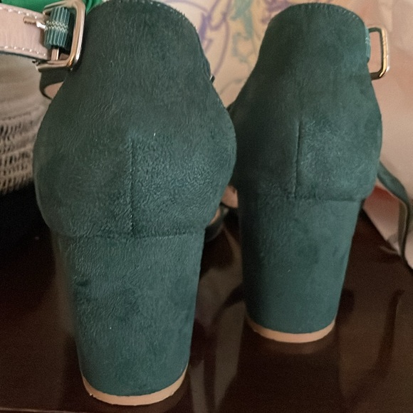 Green Block heels with open toe, strappy style - Picture 3 of 4